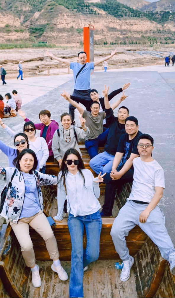 尋紅(hóng)色記憶  汲奮進力量 | 2024四川瑞康主題團建活動