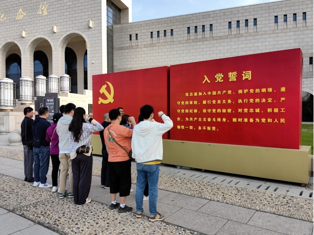 尋紅(hóng)色記憶  汲奮進力量 | 2024四川瑞康主題團建活動