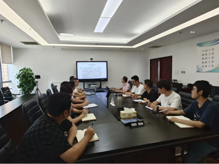 強化(huà)紅(hóng)線意識 常敲安全警鐘(zhōng) 強化(huà)紅(hóng)線意識 常敲安全警鐘(zhōng)